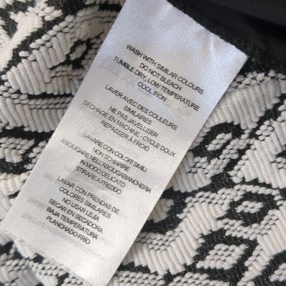 Lysse Women's Plus Size Geometric Stretch Skirt 1X Black White - Picture 8 of 8